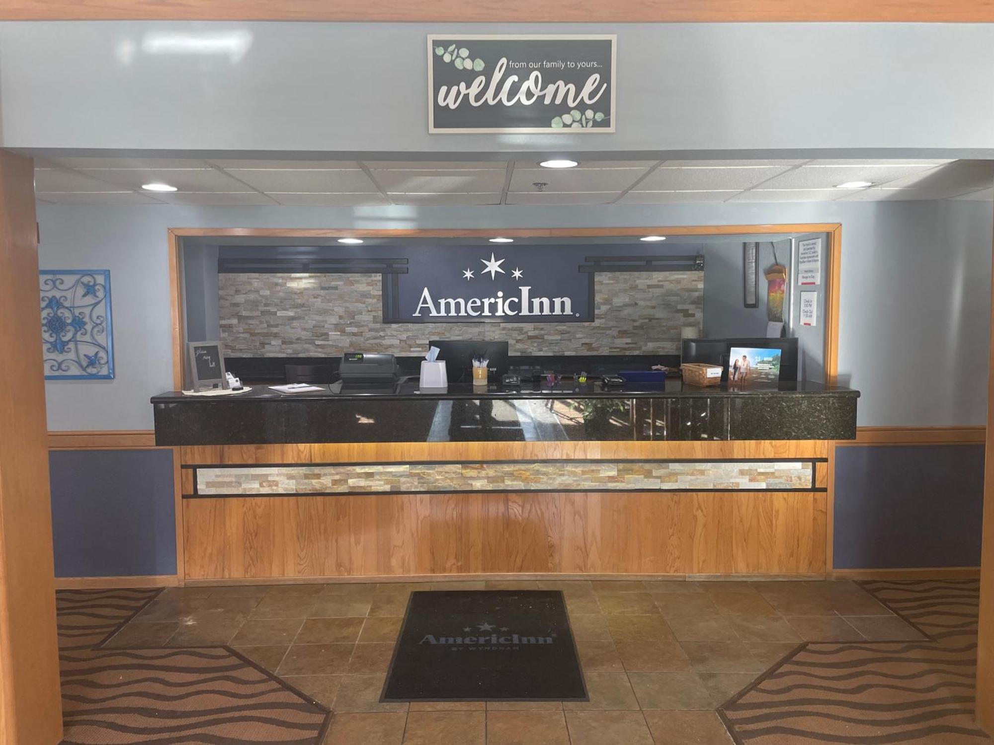 Americinn By Wyndham Hartford Wi Dış mekan fotoğraf