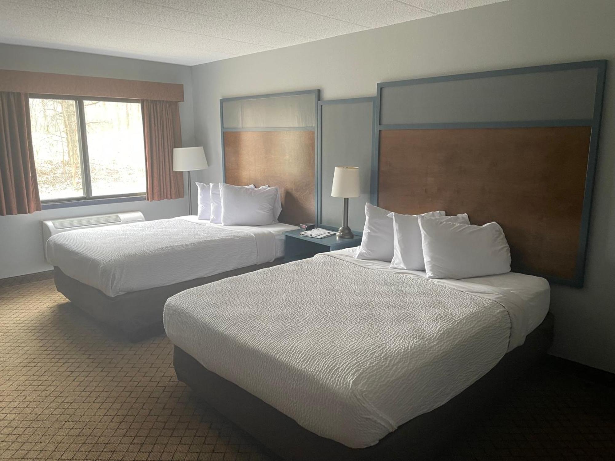 Americinn By Wyndham Hartford Wi Dış mekan fotoğraf