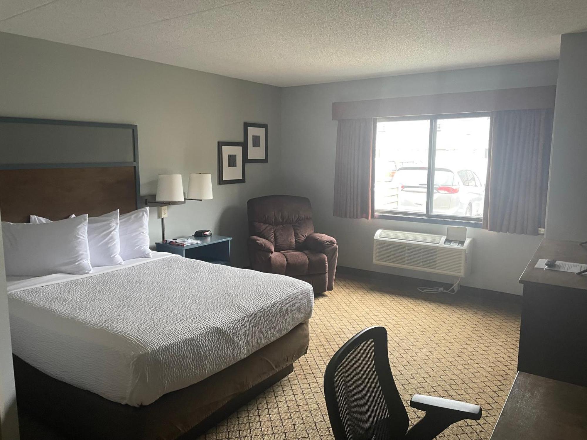 Americinn By Wyndham Hartford Wi Dış mekan fotoğraf