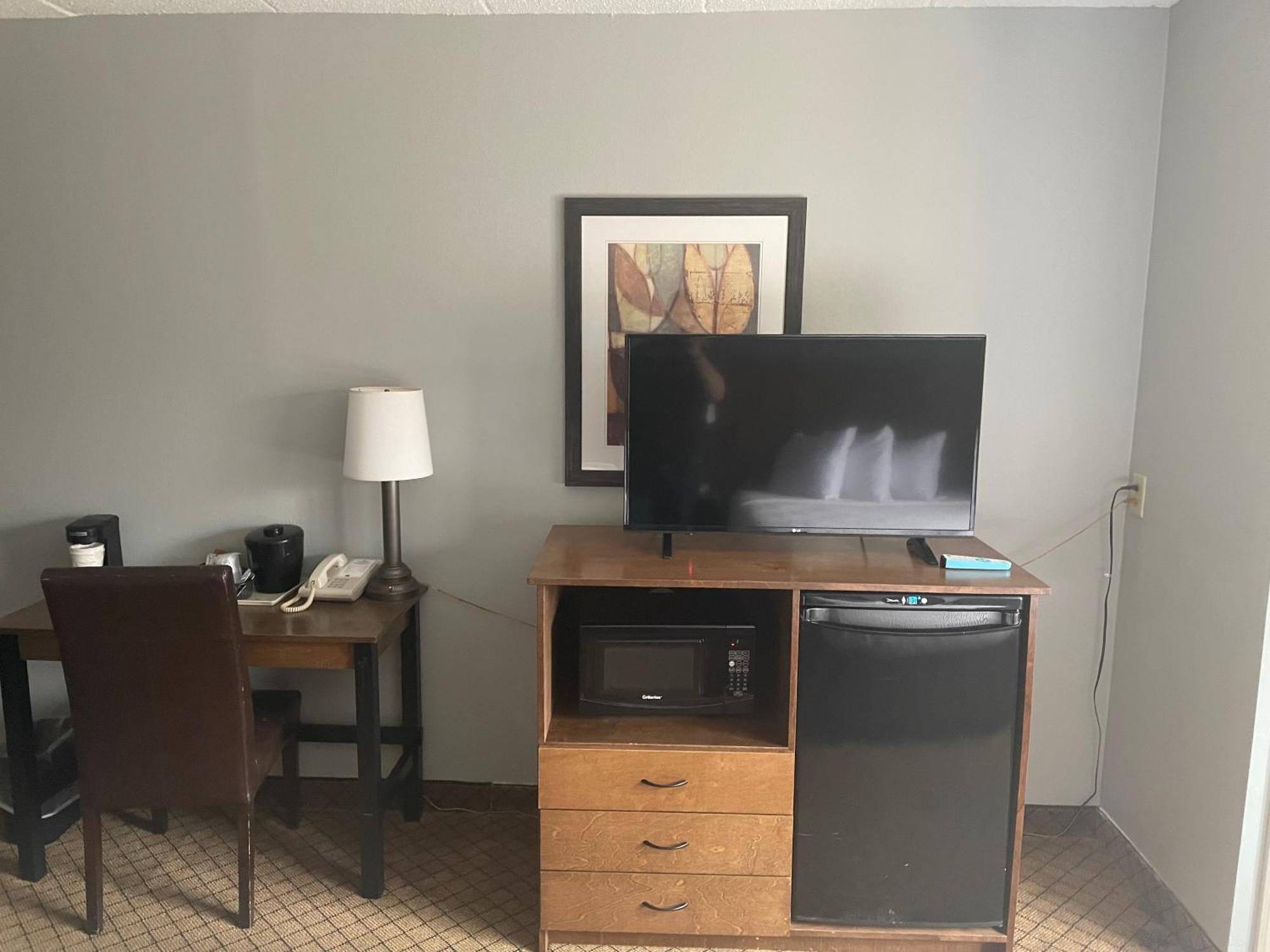Americinn By Wyndham Hartford Wi Dış mekan fotoğraf