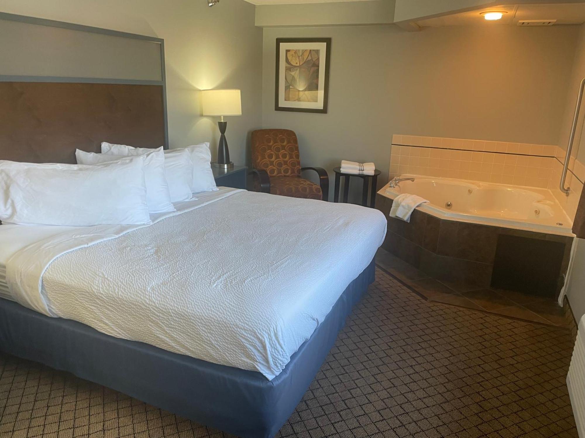 Americinn By Wyndham Hartford Wi Dış mekan fotoğraf