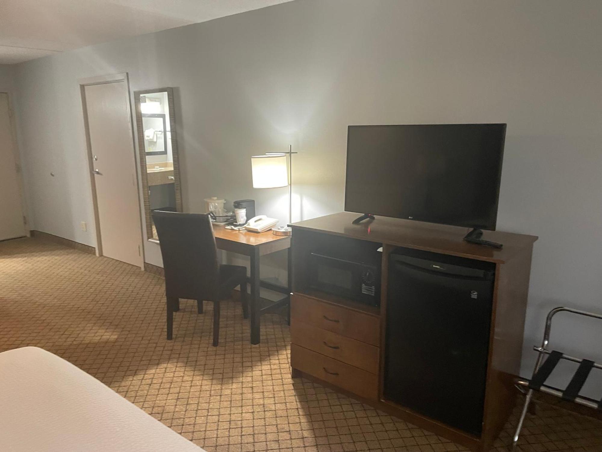 Americinn By Wyndham Hartford Wi Dış mekan fotoğraf