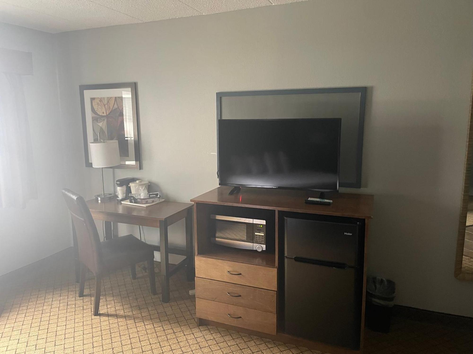 Americinn By Wyndham Hartford Wi Dış mekan fotoğraf