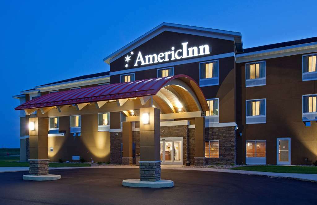 Americinn By Wyndham Hartford Wi Dış mekan fotoğraf